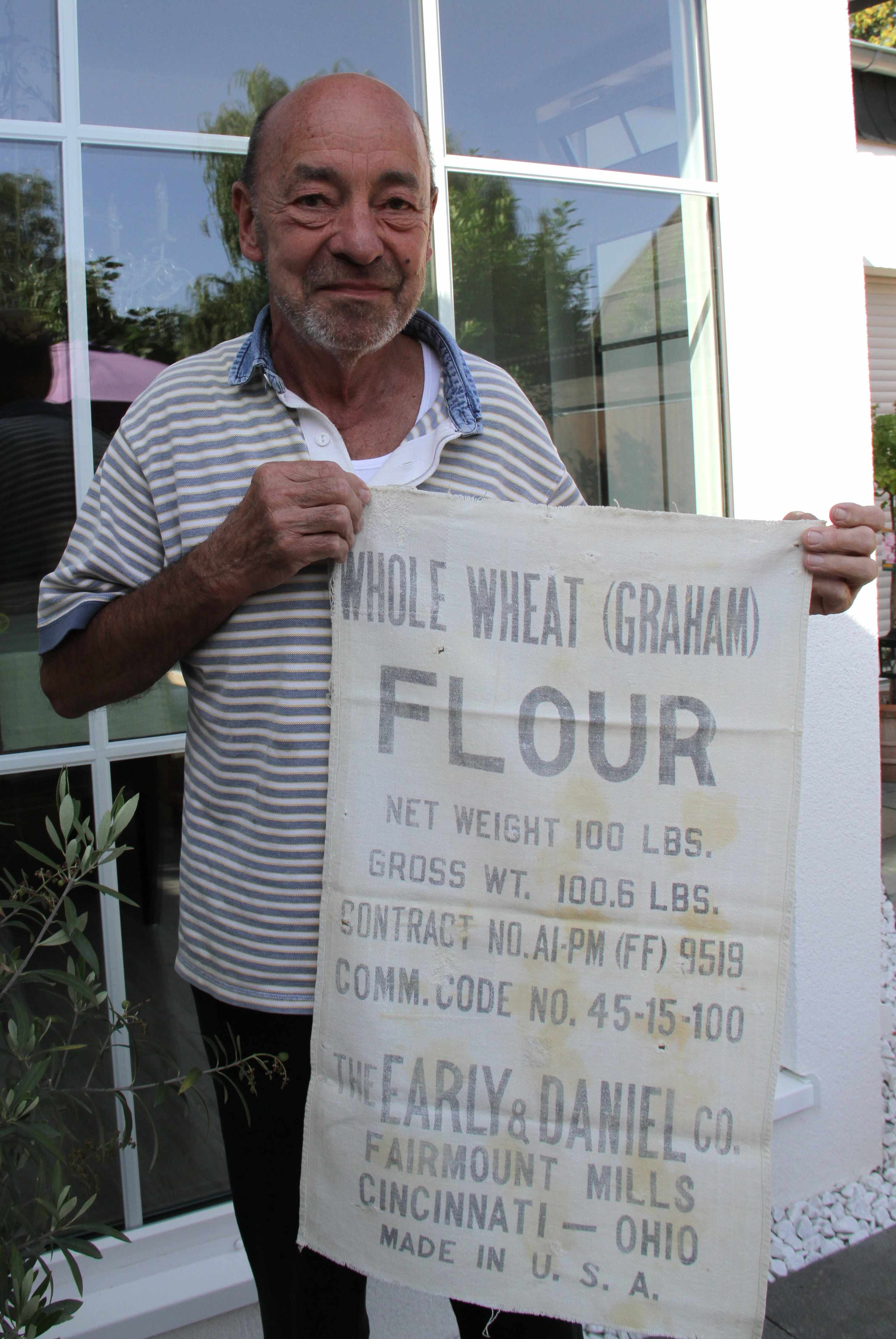 Bächer Wolf mit Mehlsack